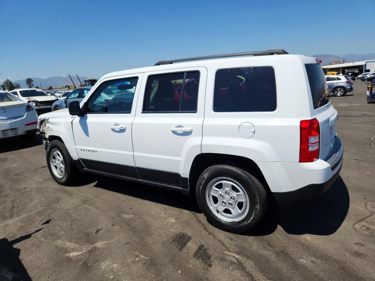2016 Jeep Patriot VIN 1C4NJPBA1GD675666 photo 2