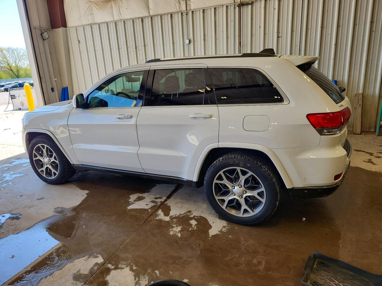 2018 JEEP Grand cher VIN 1C4RJFBG6JC138868 photo 2