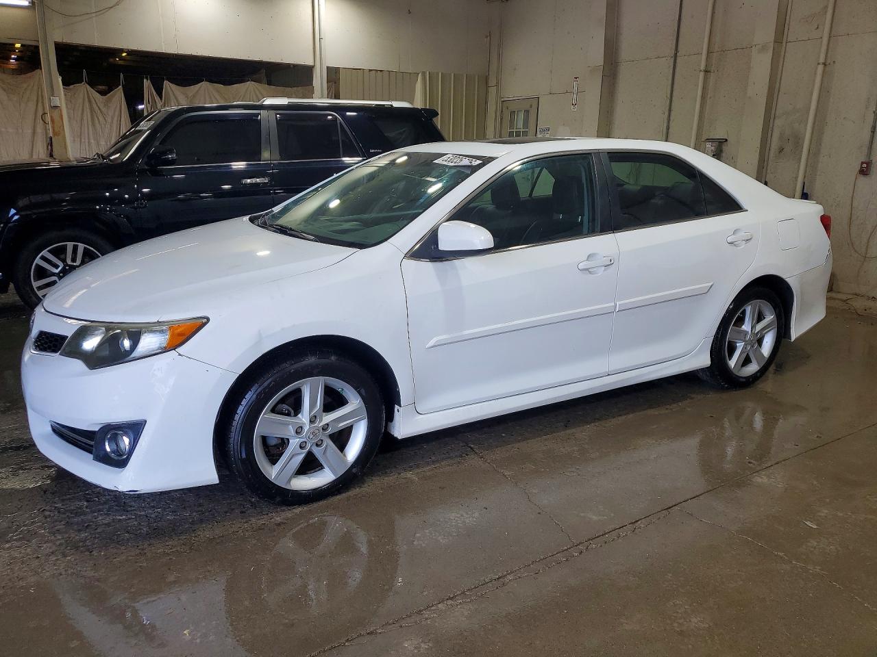 2013 Toyota Camry VIN 4T1BF1FK4DU714049 photo 1