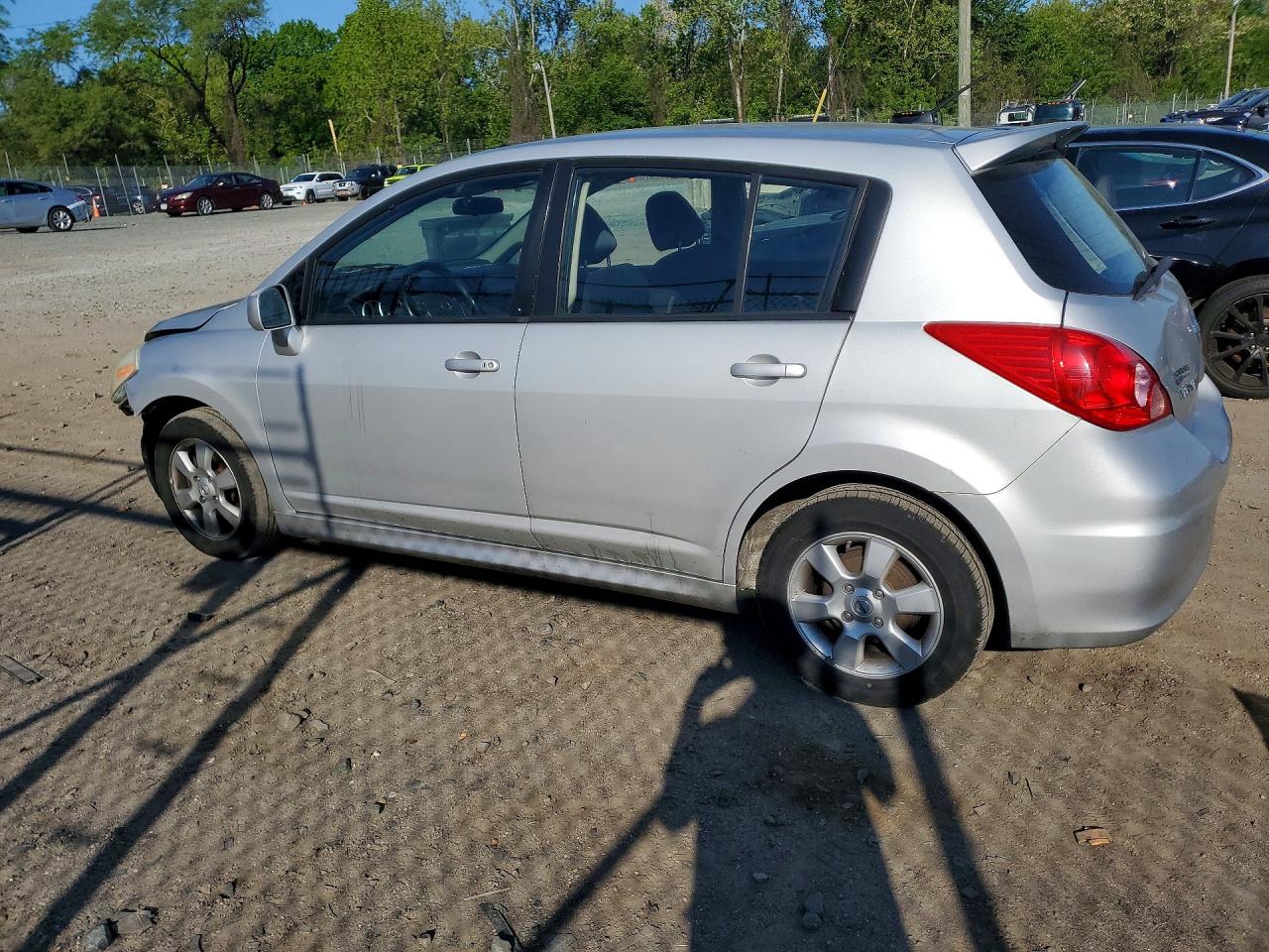 2009 Nissan Versa VIN 3N1BC13E39L372772 photo 2