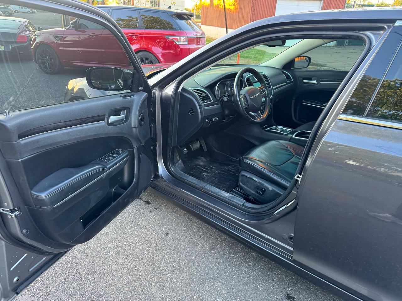 2016 Chrysler 300 VIN 2C3CCARG5GH224787 photo 5