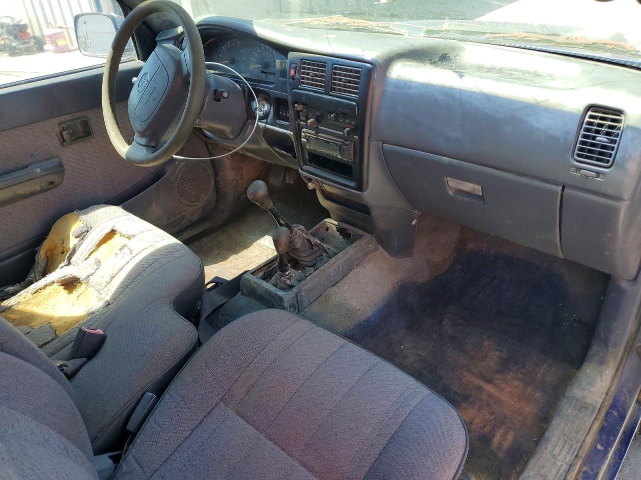 1995 Toyota Tacoma VIN 4TAUN73C8SZ064900 photo 8