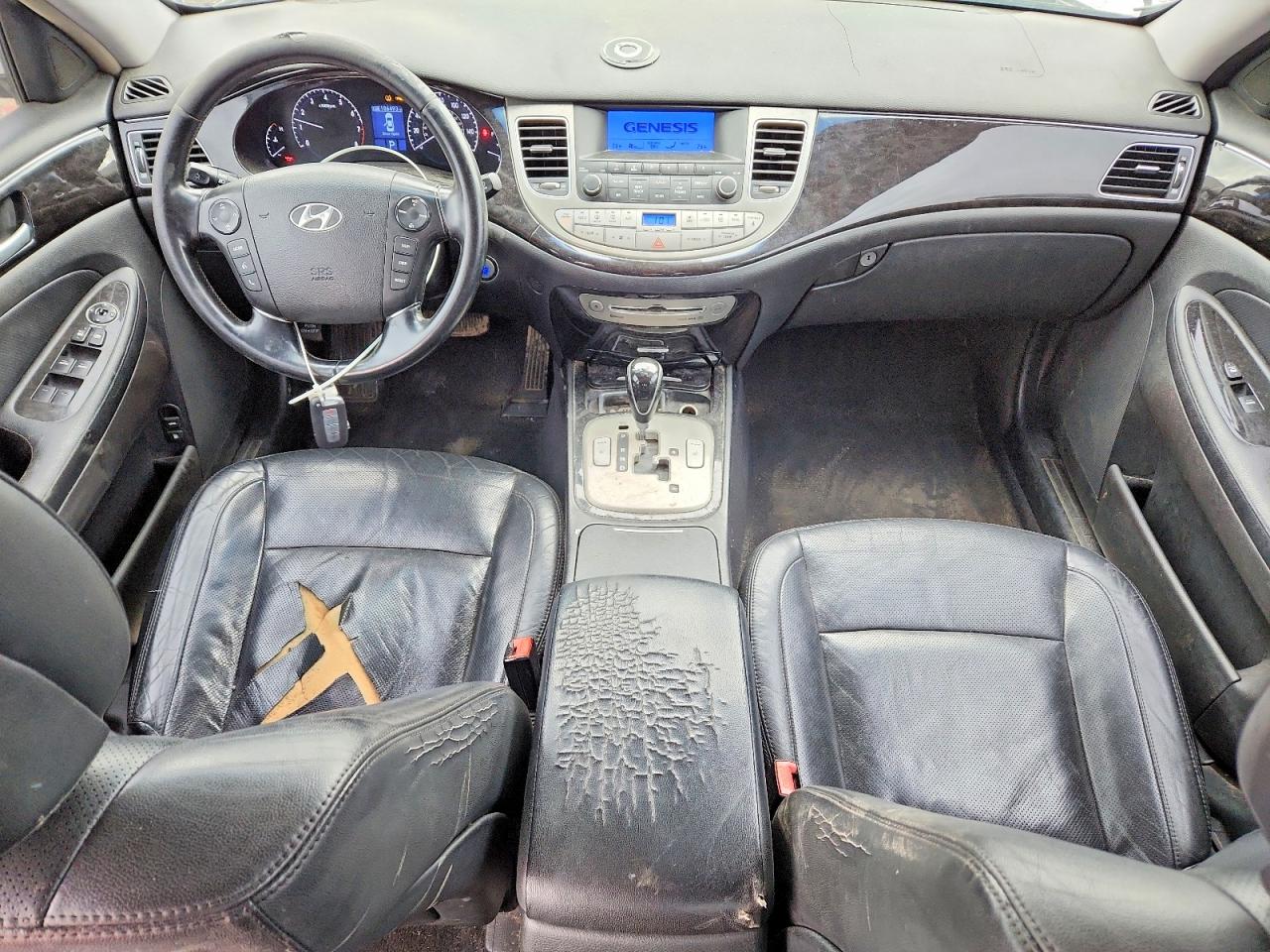 2013 Hyundai Genesis VIN KMHGC4DD4DU240835 photo 8