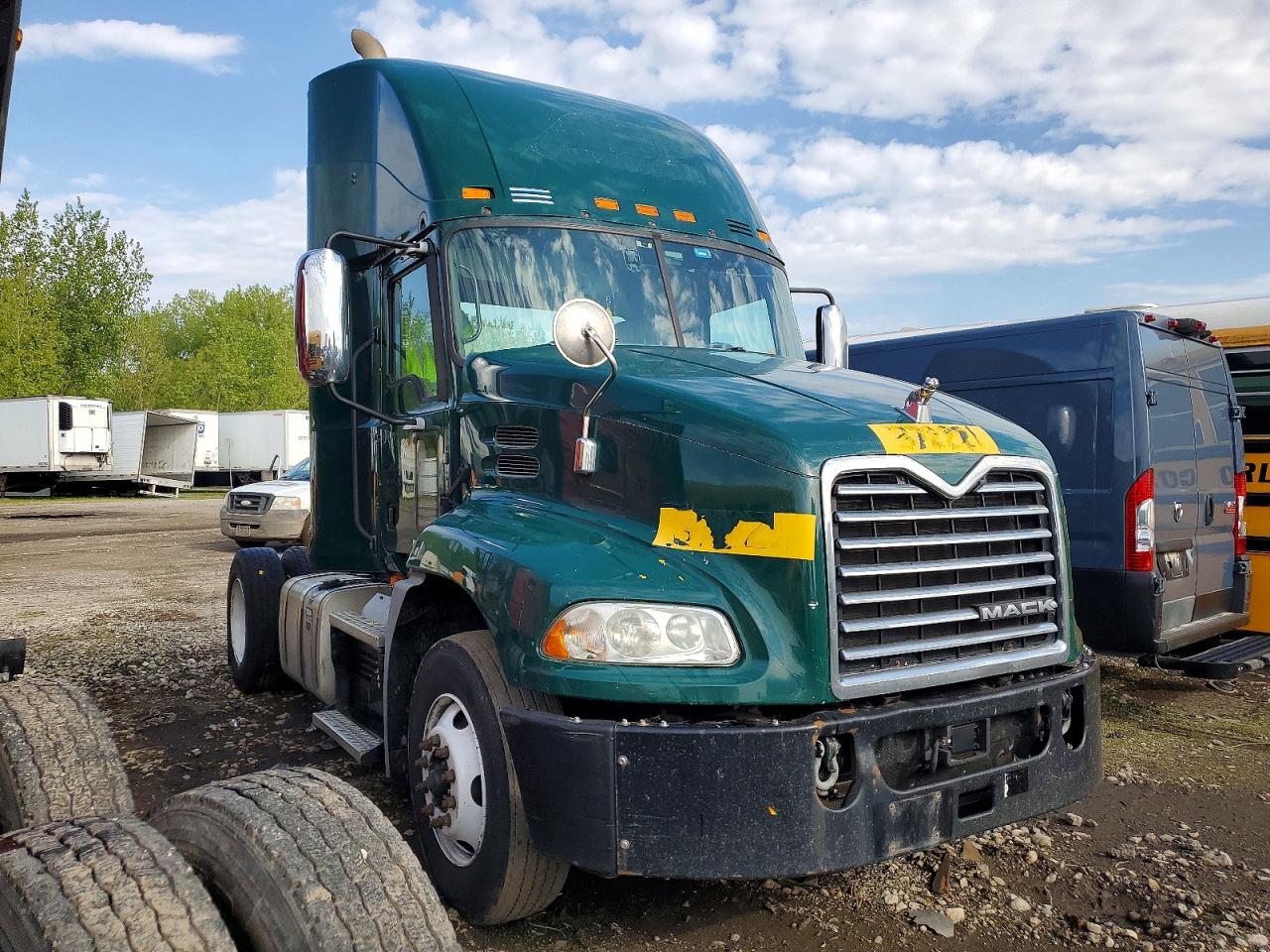 2018 MACK All other VIN 1M1AW01X9JM010552 photo 1
