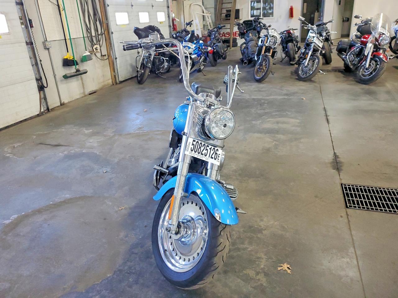 2011 HARLEY Fl VIN 1HD1BX516BB021272 photo 2