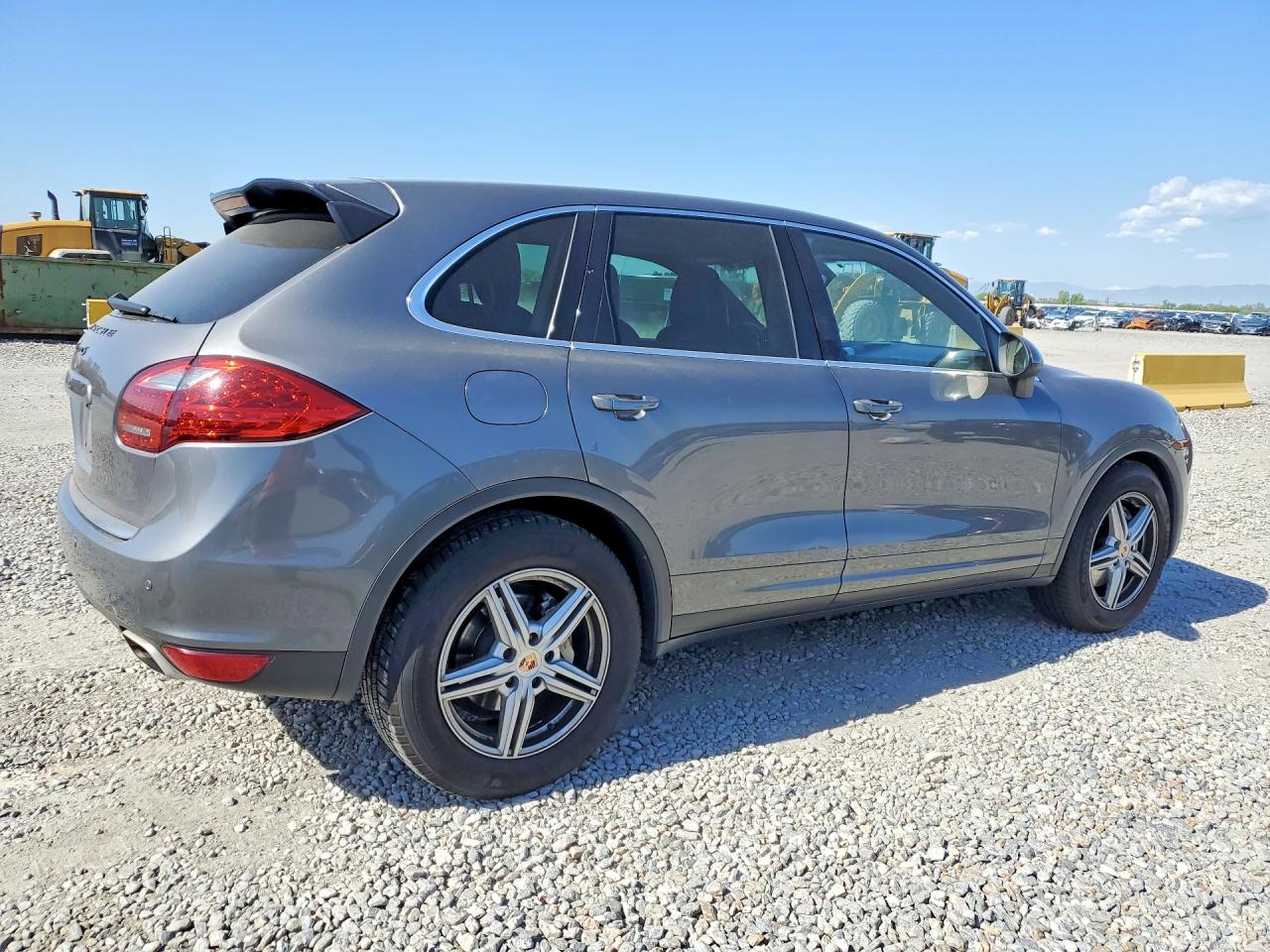 2011 Porsche Cayenne VIN WP1AB2A20BLA42632 photo 3