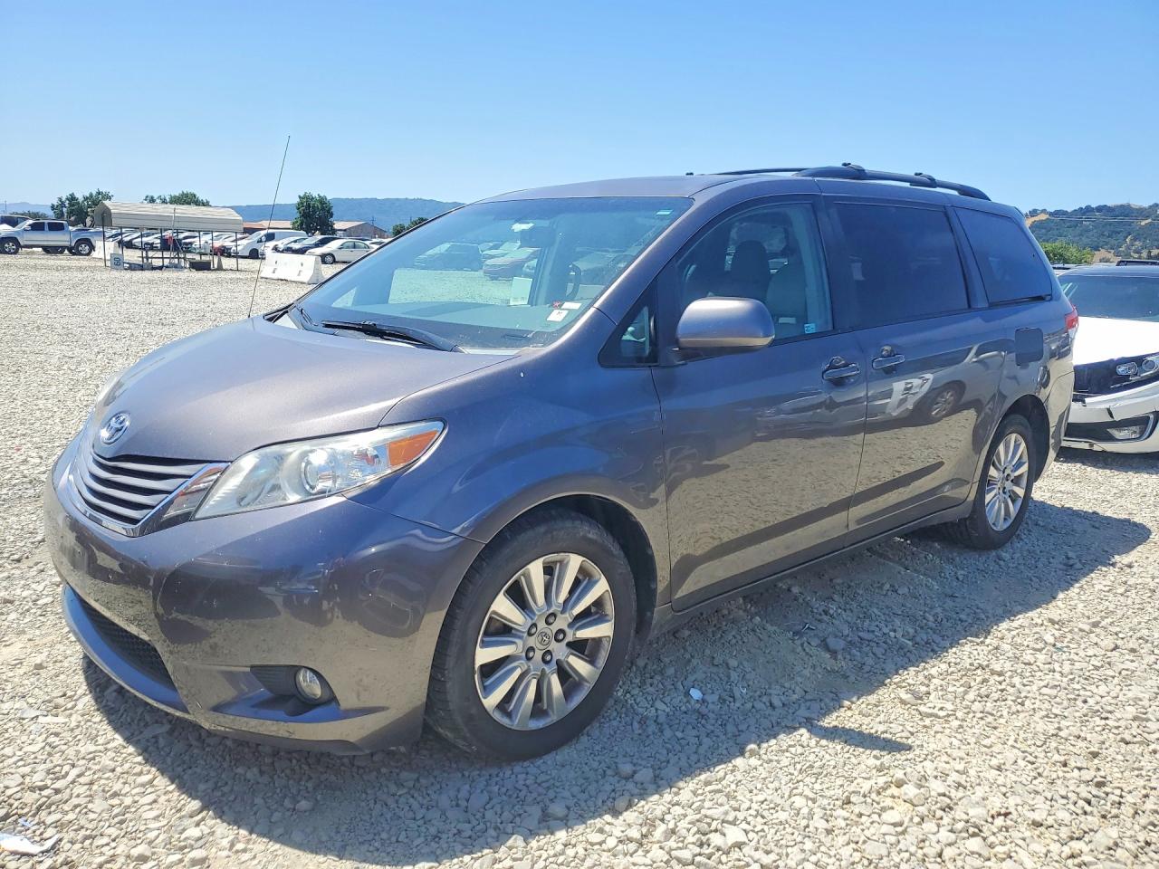 2012 Toyota Sienna VIN 5TDDK3DC8CS031256 photo 1