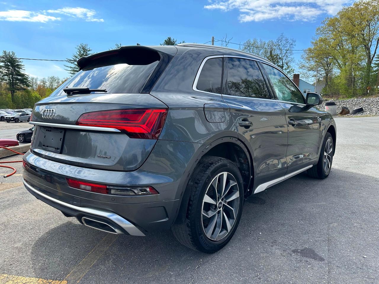 2022 Audi Q5 VIN WA1EAAFY1N2044973 photo 3