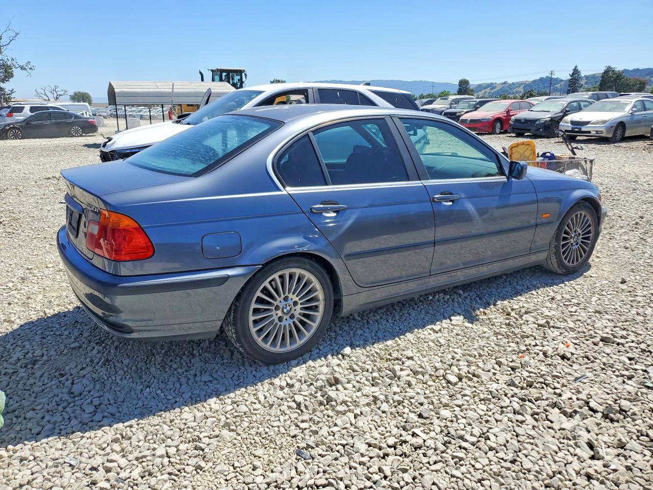 2001 BMW 3 series VIN WBAAV534X1FK46020 photo 3