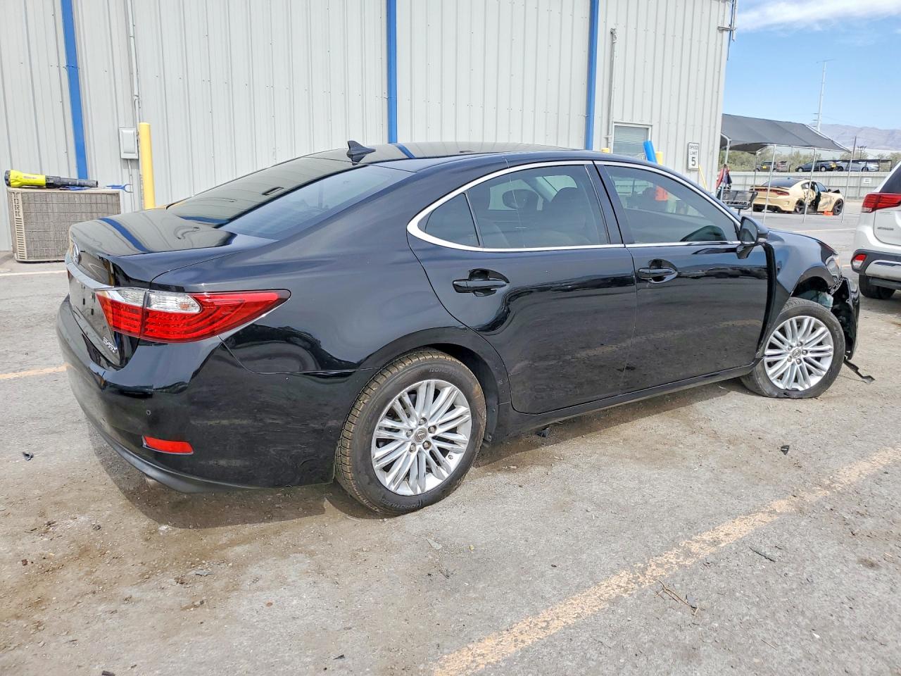 2013 Lexus ES350 VIN JTHBK1GG3D2077143 photo 3