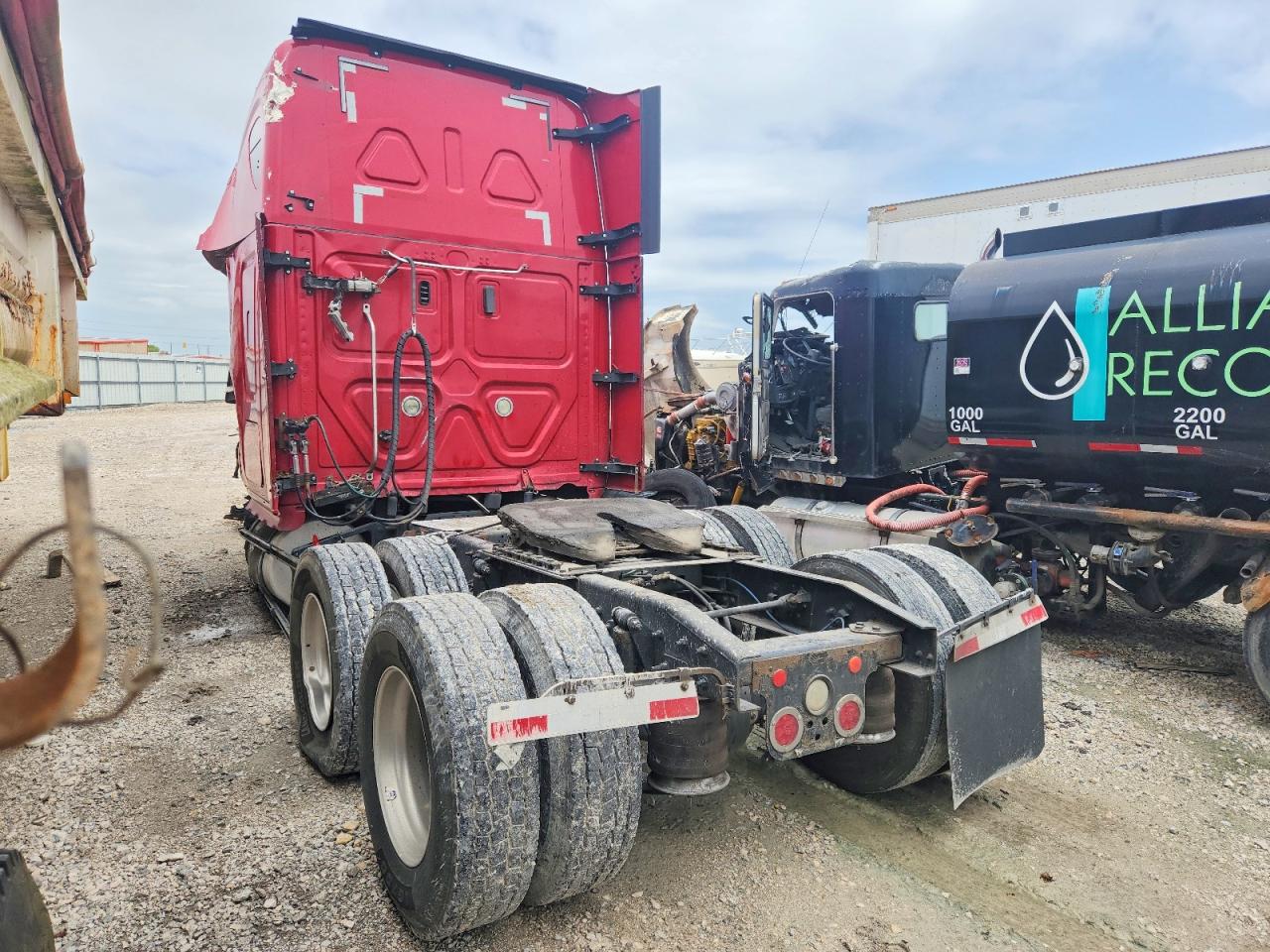 2018 FREIGHTLINER All other VIN 3AKJGLDR6JSHM6155 photo 3