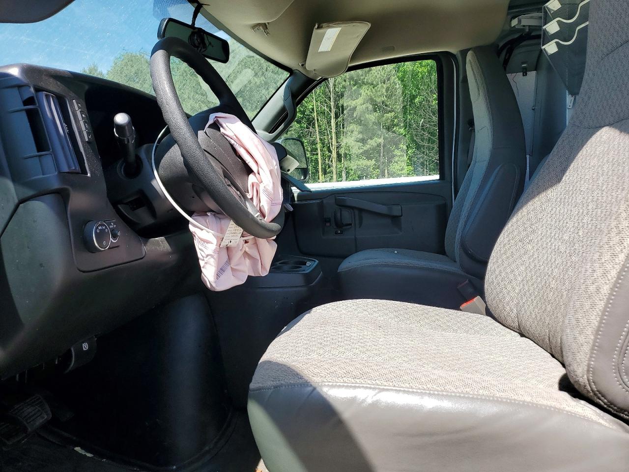 2023 Chevrolet Express VIN 1GCWGAFP9P1240653 photo 7