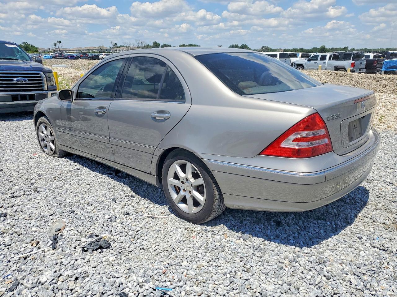 2007 MERZ C-class VIN WDBRF54H97F882259 photo 2