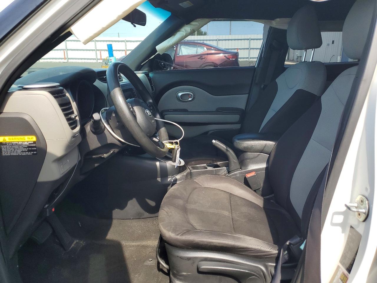 2016 KIA Soul base VIN KNDJN2A21G7850304 photo 7