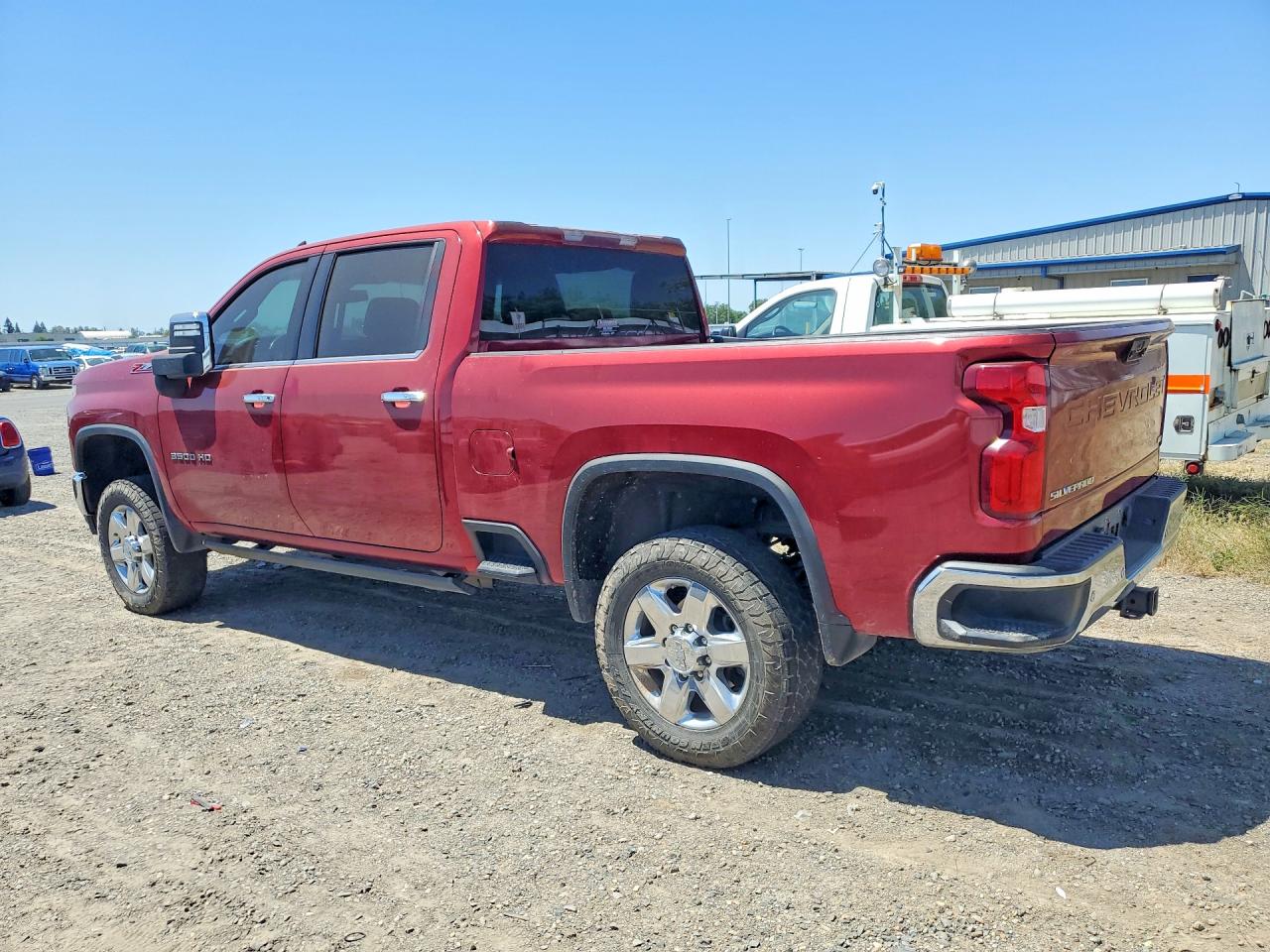2020 Chevrolet Silverado VIN 1GC4YUEY0LF118390 photo 2