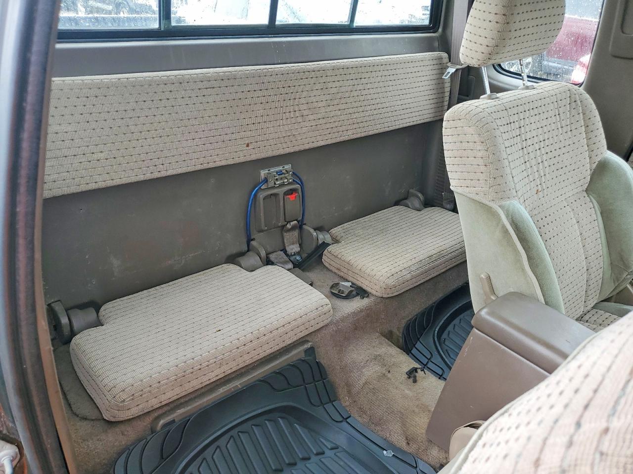 1999 Toyota Tacoma VIN 4TAWN74N1XZ560525 photo 10