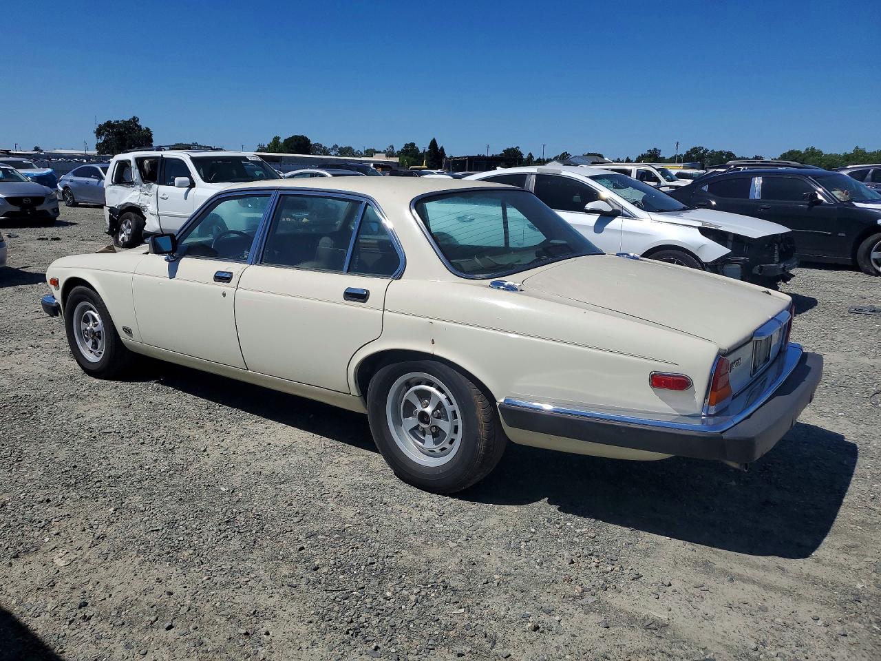 1987 JAGUAR Xj6 VIN SAJAV1345HC464973 photo 2