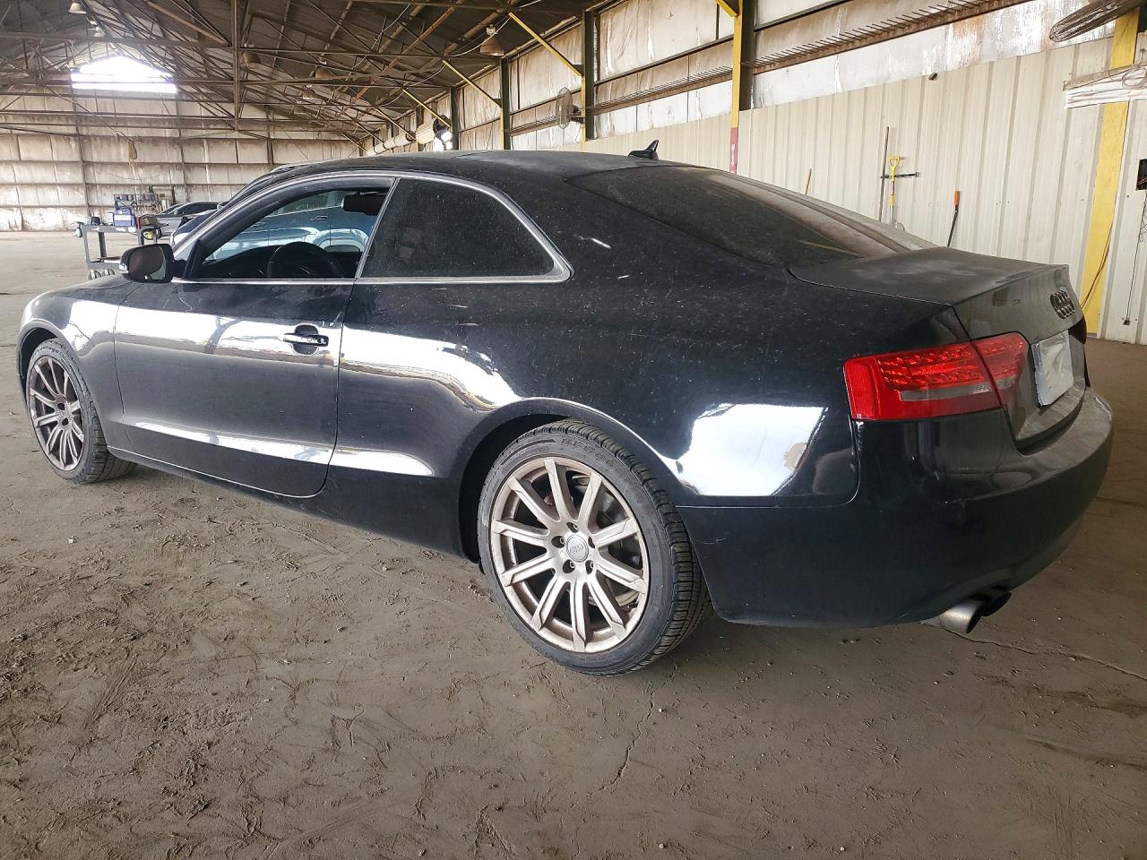 2011 Audi A5 VIN WAULFAFR0BA081812 photo 2