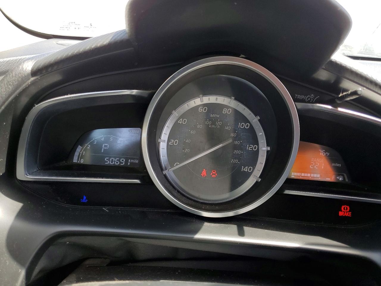 2018 Toyota Yaris VIN 3MYDLBYV5JY317141 photo 9