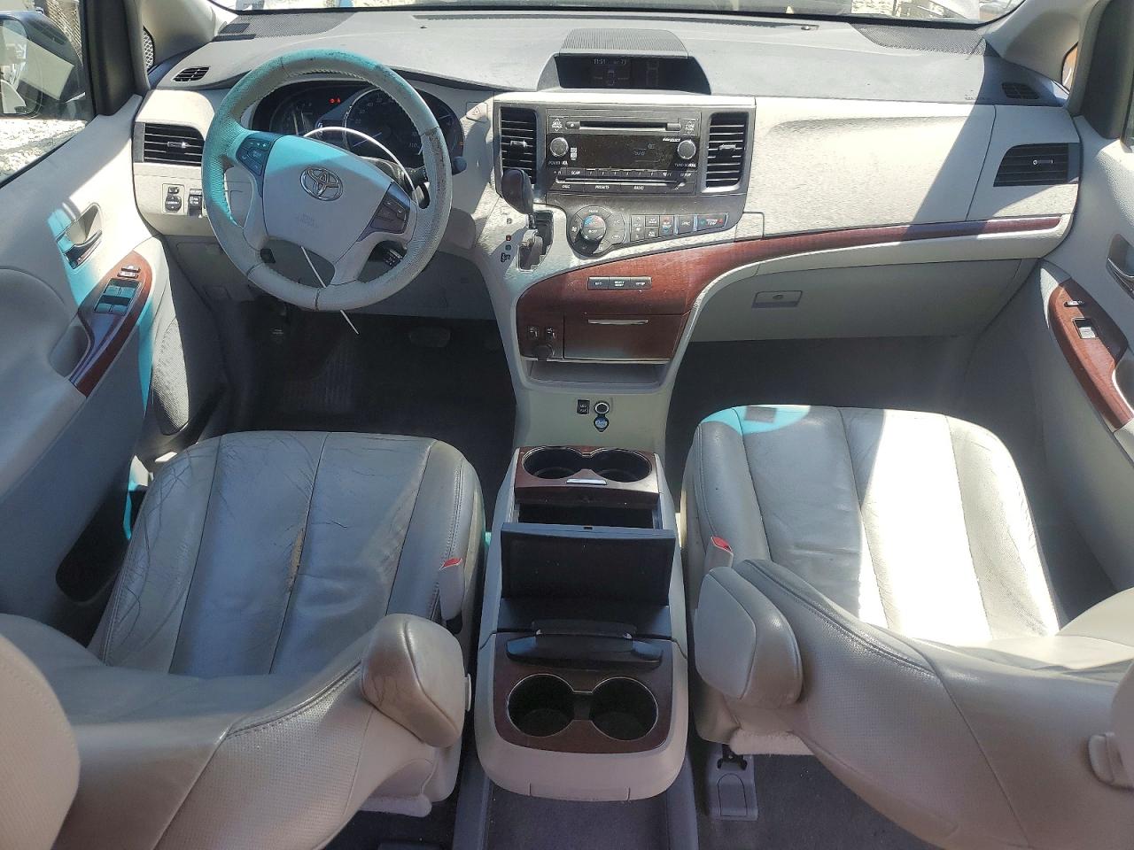 2012 Toyota Sienna VIN 5TDDK3DC8CS031256 photo 8
