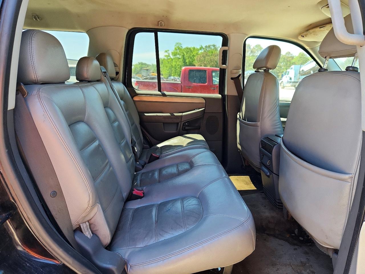 2004 Ford Explorer VIN 1FMZU63K94UB56396 photo 11