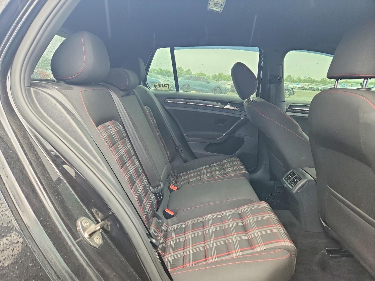 2017 Volkswagen Gti VIN 3VW5T7AU9HM019224 photo 10