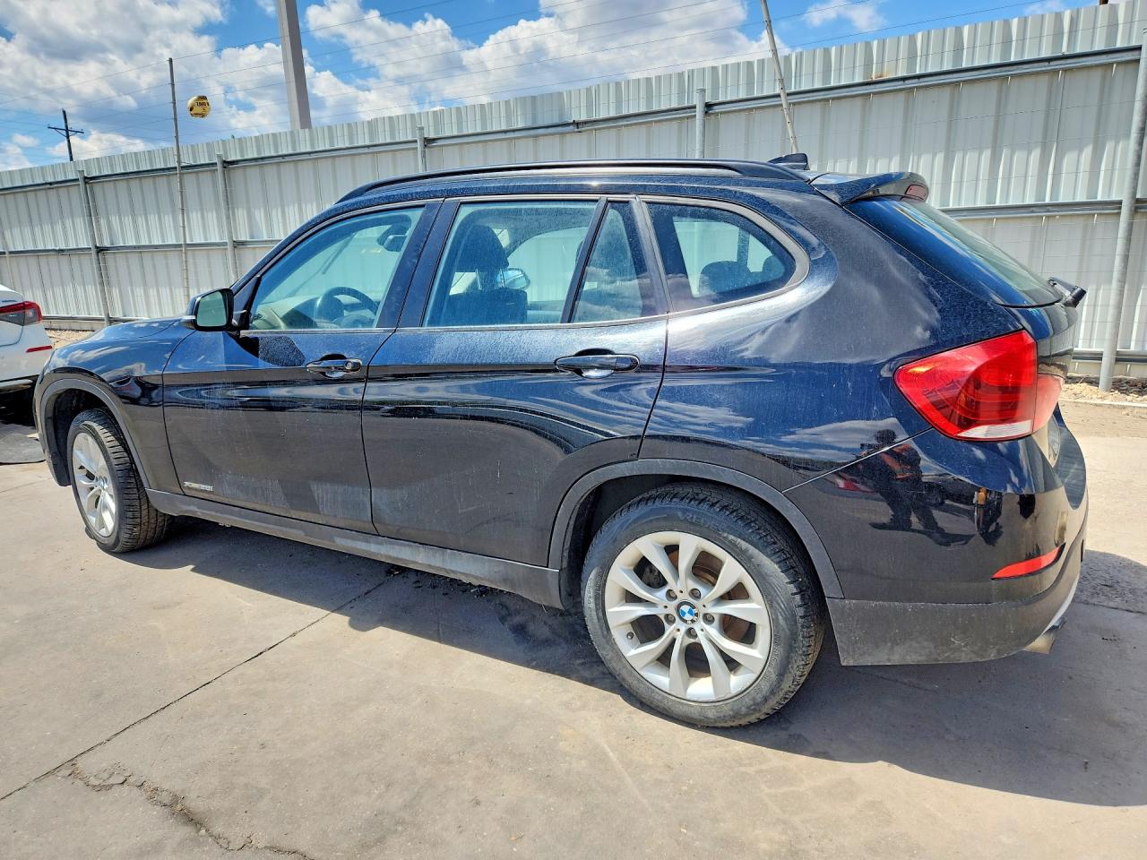 2013 BMW X1 VIN WBAVL1C57DVR87518 photo 2