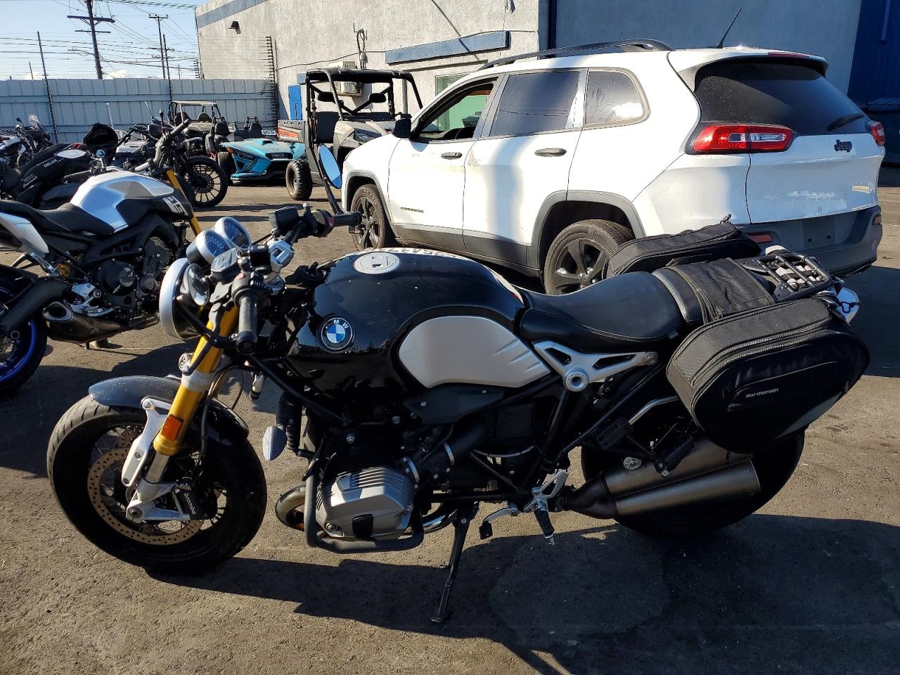 2019 BMW R VIN WB10J0301KZ698963 photo 3