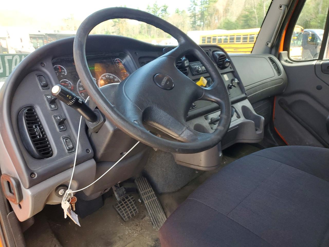 2016 FREIGHTLINER All other VIN 1FVHCYCY5GHHB4568 photo 8