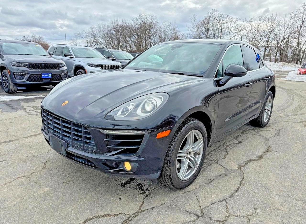 2017 Macan VIN WP1AB2A54HLB16167 photo 2