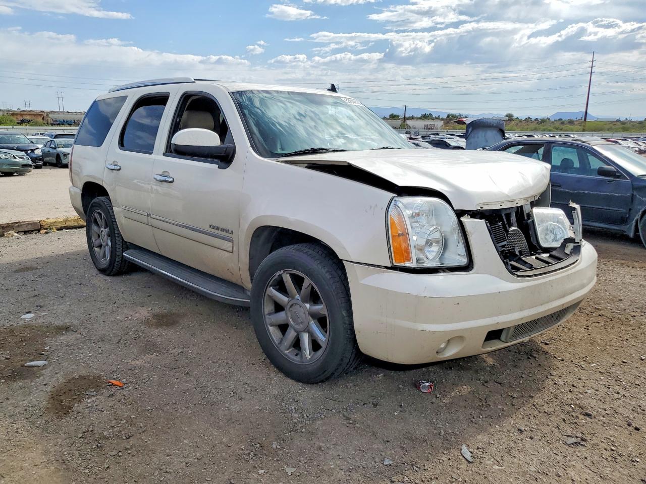 2014 GMC Yukon VIN 1GKS1EEF4ER108502 photo 4
