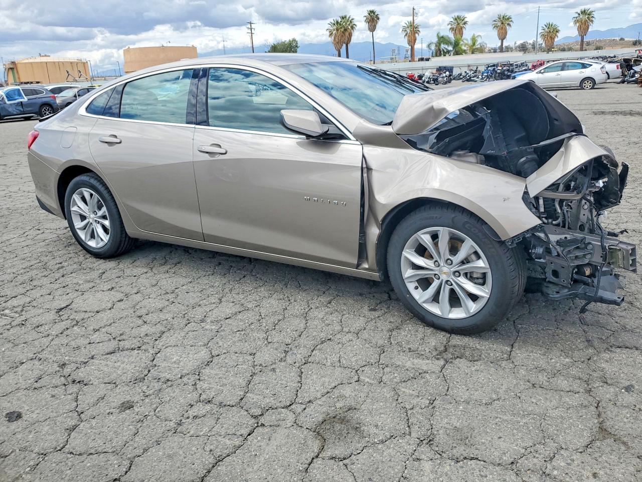 2025 Chevrolet Malibu VIN 1G1ZD5ST2SF152838 photo 4