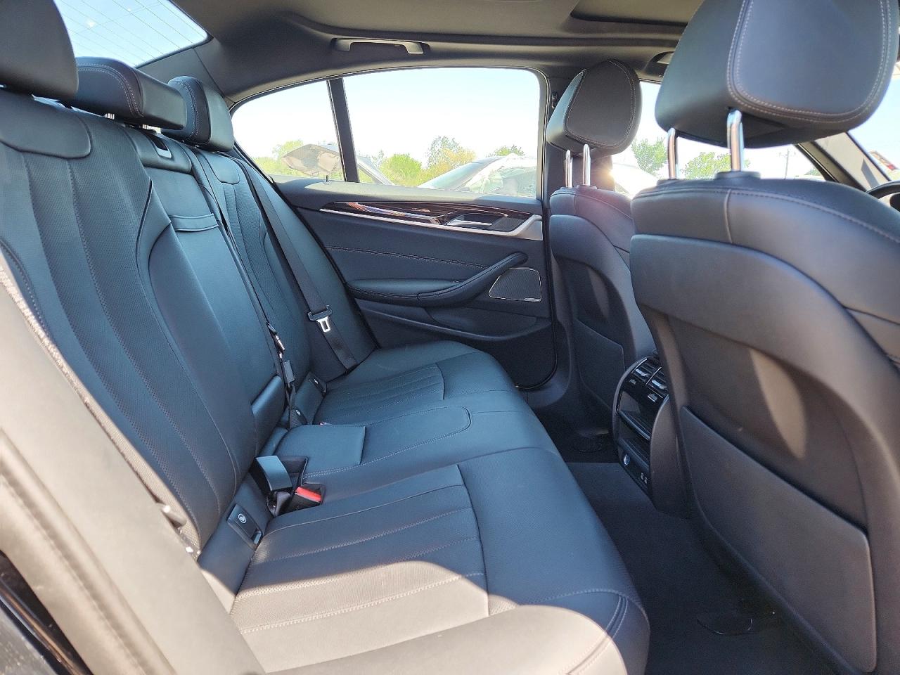 2023 BMW 5 series VIN WBA13AG0XPCN67524 photo 10