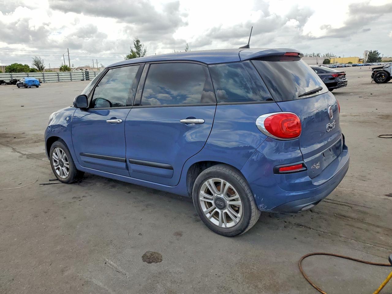 2019 FIAT 500 VIN ZFBNFAAH0KZ042409 photo 2
