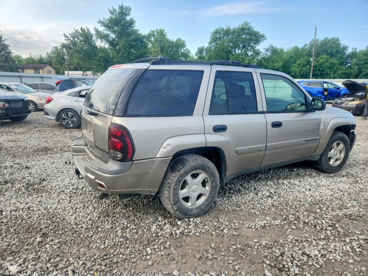 2002 CHEV Trailblaze VIN 1GNDT13S622447135 photo 3