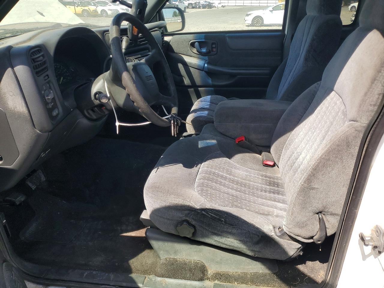 1999 GMC Sonoma VIN 1GTCS19XXX8500479 photo 7