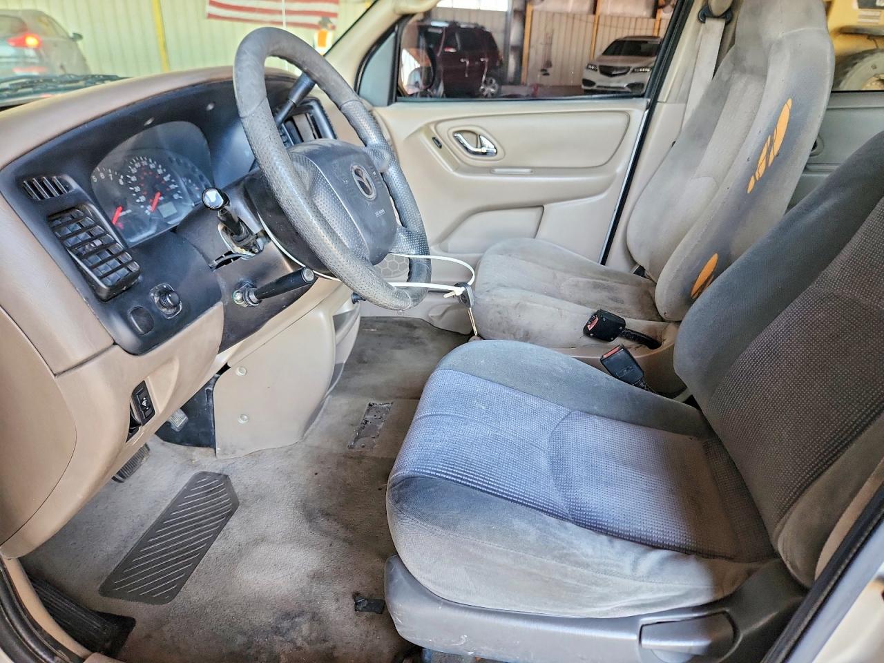 2001 Mazda Tribute VIN 4F2YU06131KM46219 photo 7