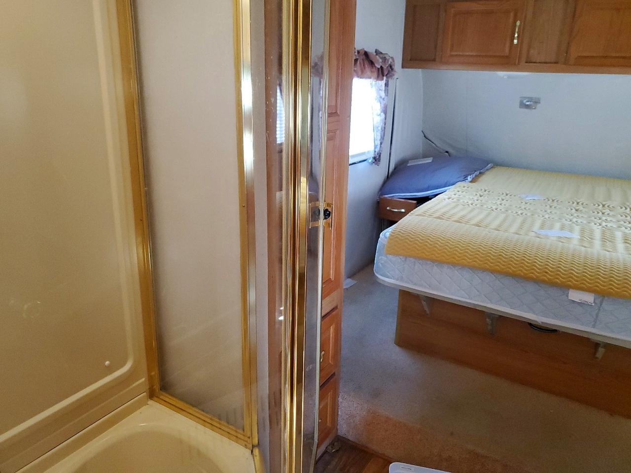 2000 COACHMEN Royal VIN 1TC3B2416Y1503015 photo 9