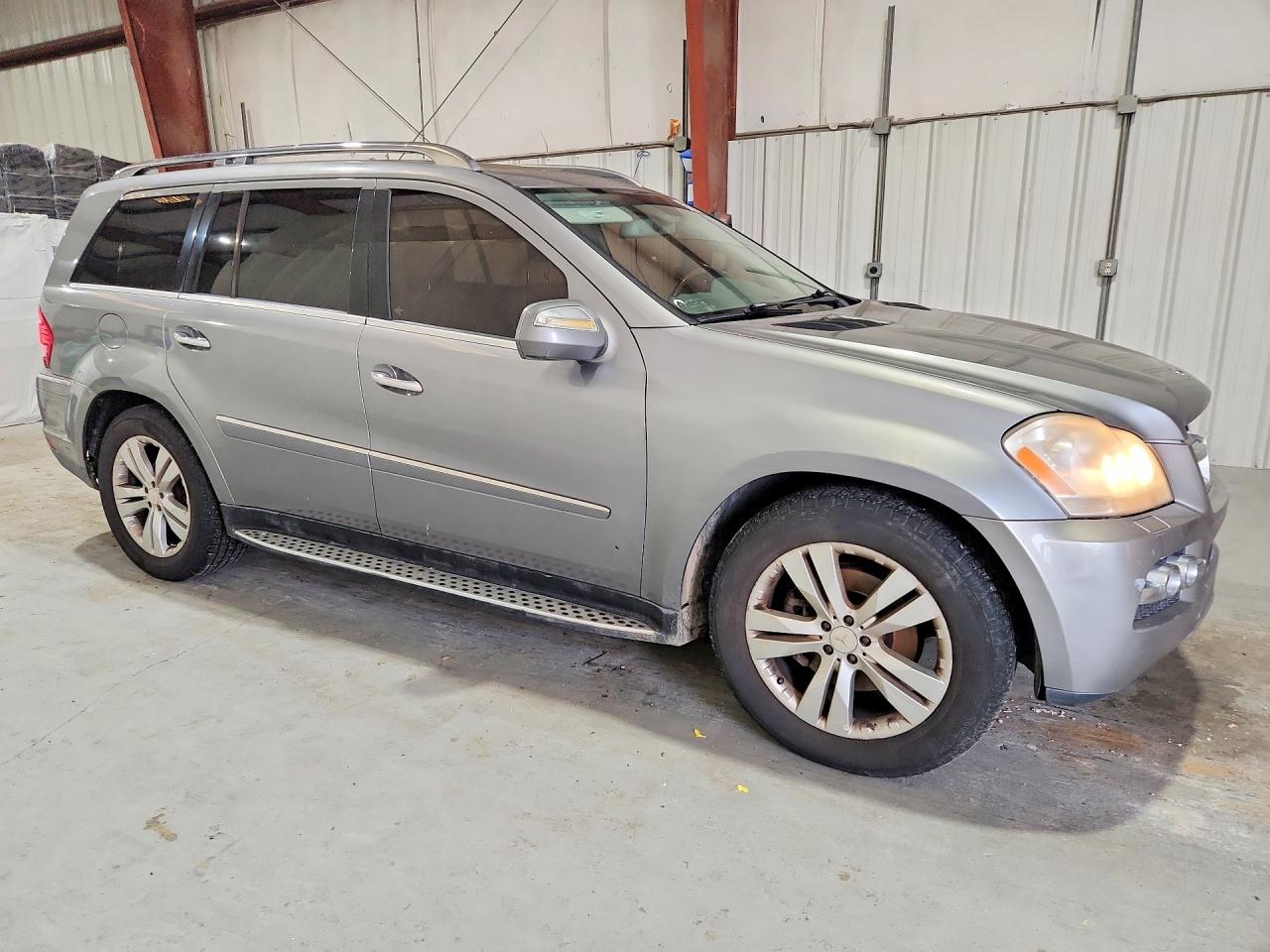 2010 Mercedes-Benz Gl-class VIN 4JGBF7BE0AA576199 photo 4