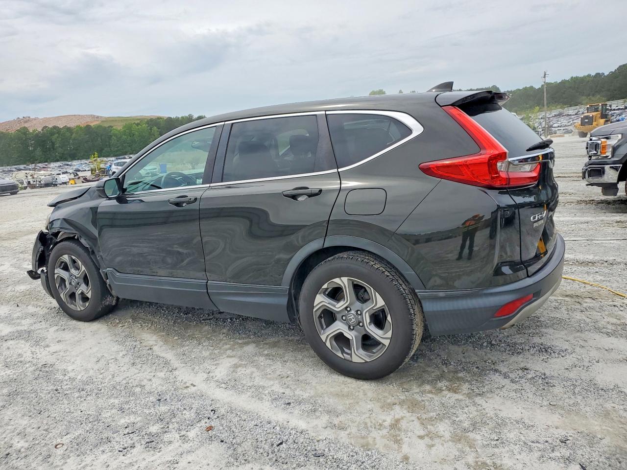 2017 Honda Crv VIN 7FARW1H80HE020711 photo 2