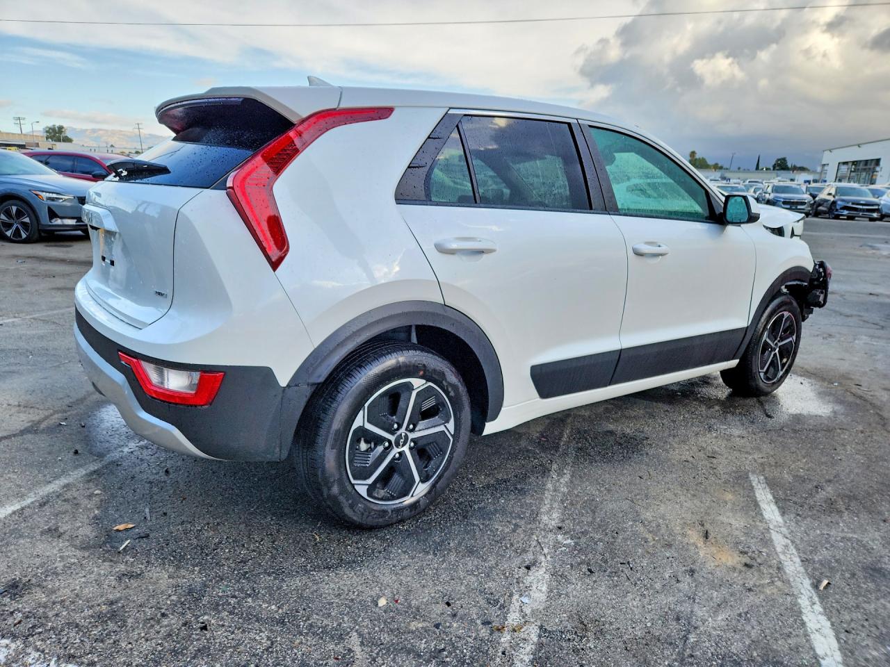 2026 Kia Niro VIN KNDCP3LE3T5330952 photo 3
