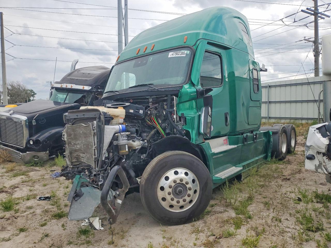 2025 FREIGHTLINER All other VIN 3AKJHHDR9SSLK6740 photo 2