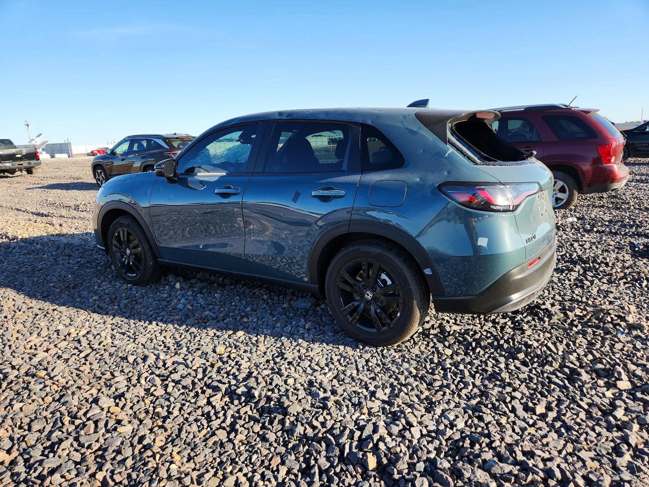 2026 Honda Hr-v VIN 3CZRZ1H56TM740232 photo 2