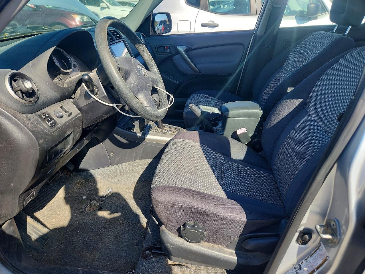 2004 Toyota Rav4 VIN JTEHD20V046017135 photo 7
