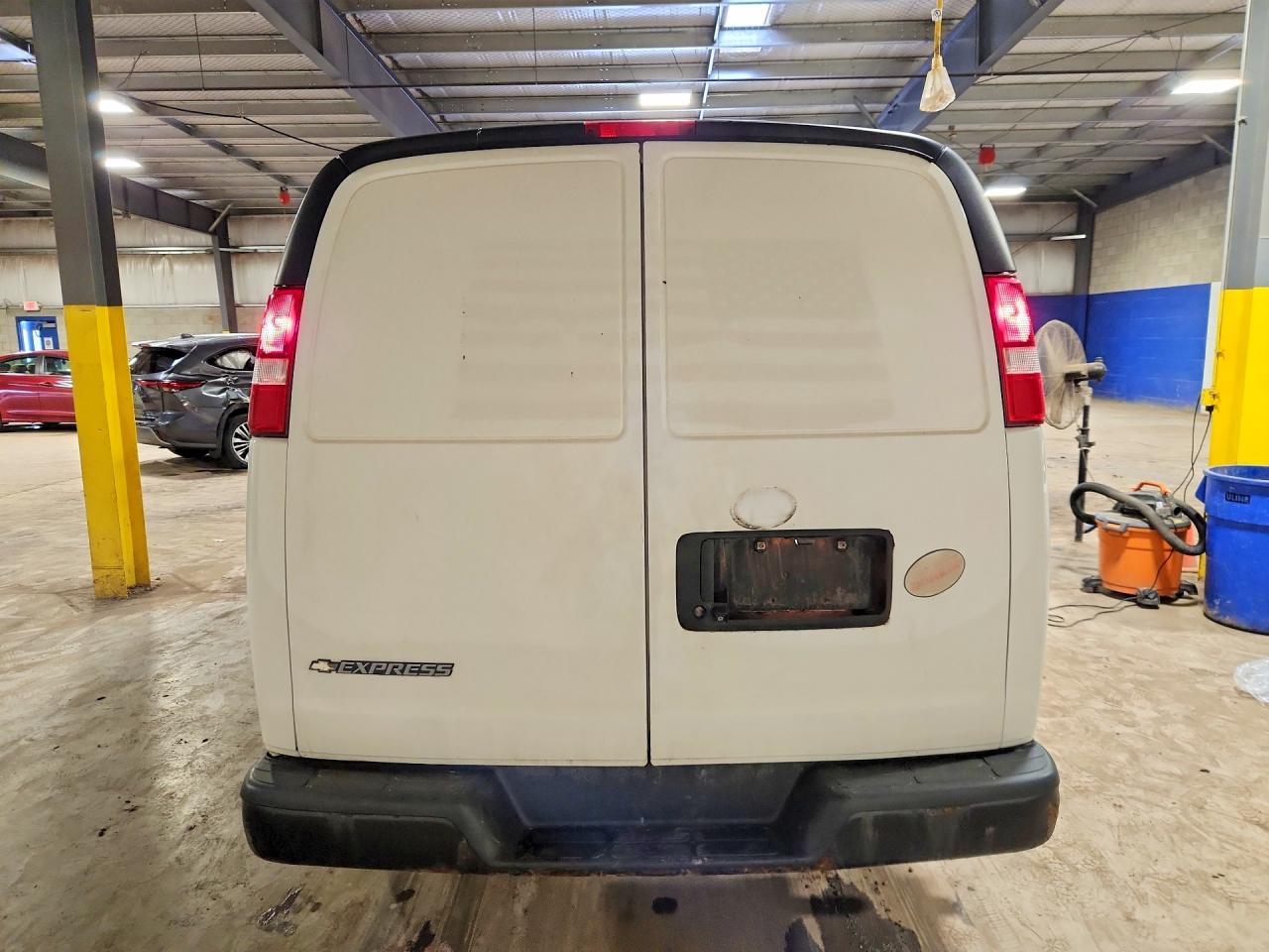 2020 CHEV Express VIN 1GCWGAFP9L1179699 photo 6