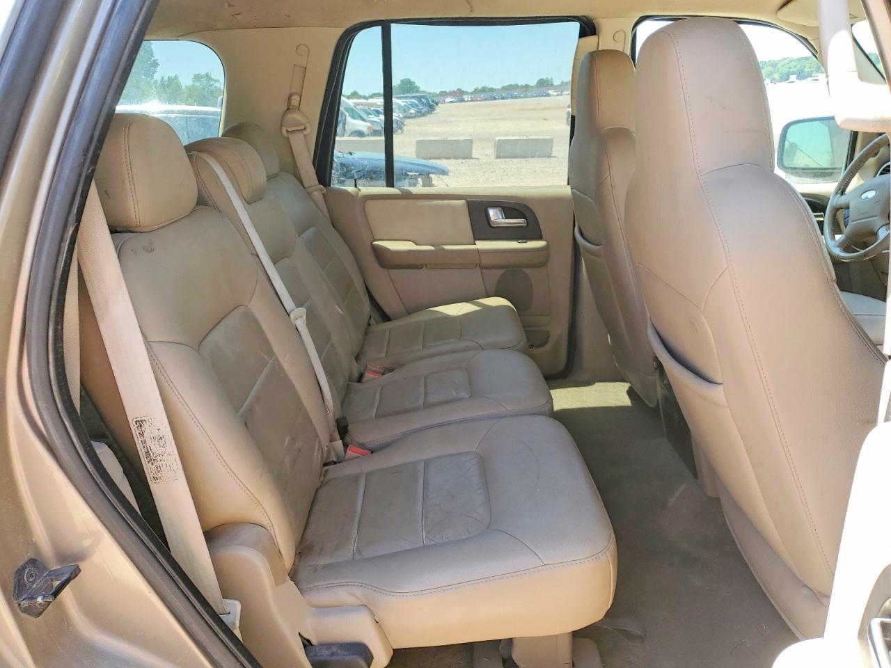 2003 Ford Expedition VIN 1FMPU16L83LC09477 photo 11