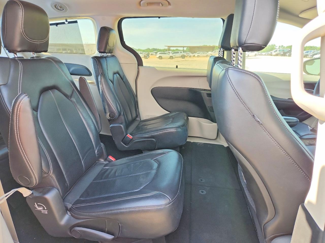 2022 Chrysler Pacifica VIN 2C4RC1BG0NR188174 photo 11