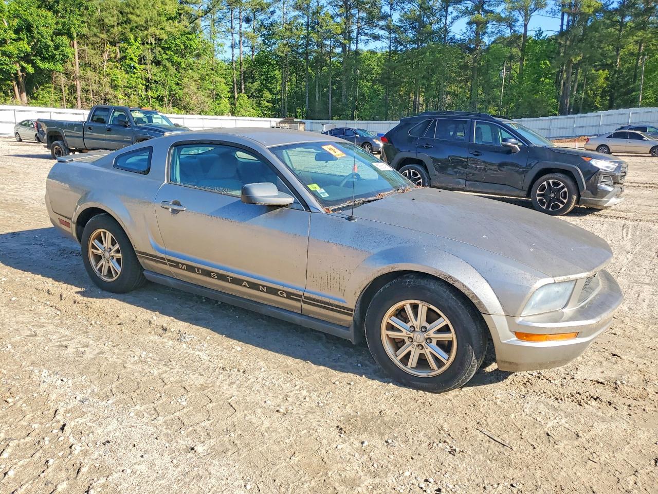 2008 Ford Mustang VIN 1ZVHT80N485136647 photo 4