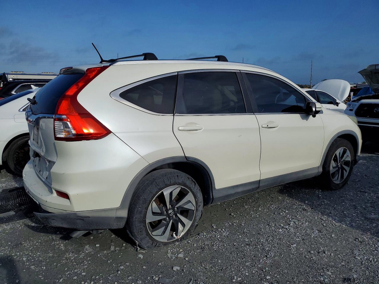 2015 Honda Crv VIN 5J6RM3H96FL017404 photo 3