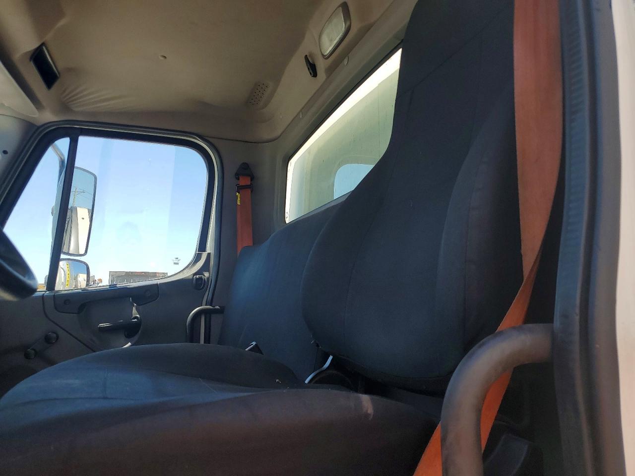 2020 FREIGHTLINER All other VIN 3ALACWFC7LDLY2334 photo 6